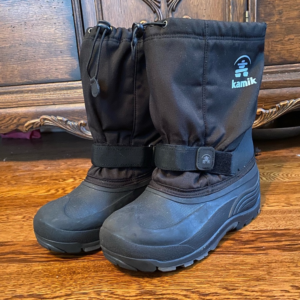 Kamik Youth 7 winter snow boots with liner in black, VGUC